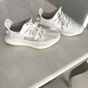 Yeezy Boost 350 V2